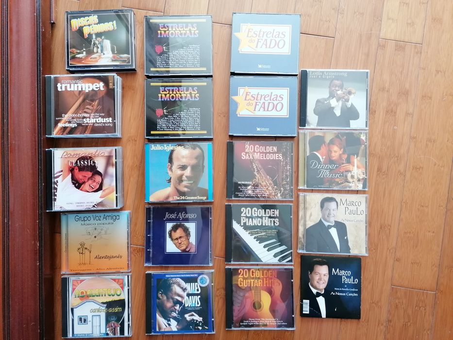 Vários CD'S em bom estado
