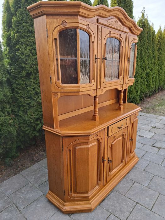Witryna podświetlana z dwóch części