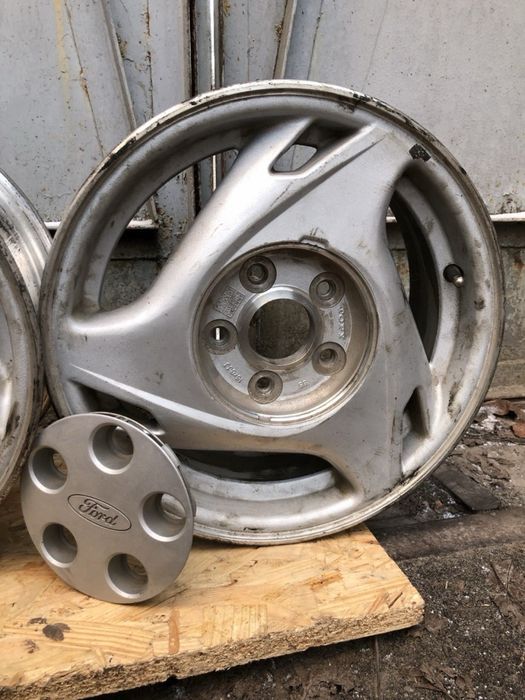Легкосплавні диски Ford Probe 1996 (PCD)  5x114.3 (DIA): 67.1 R15