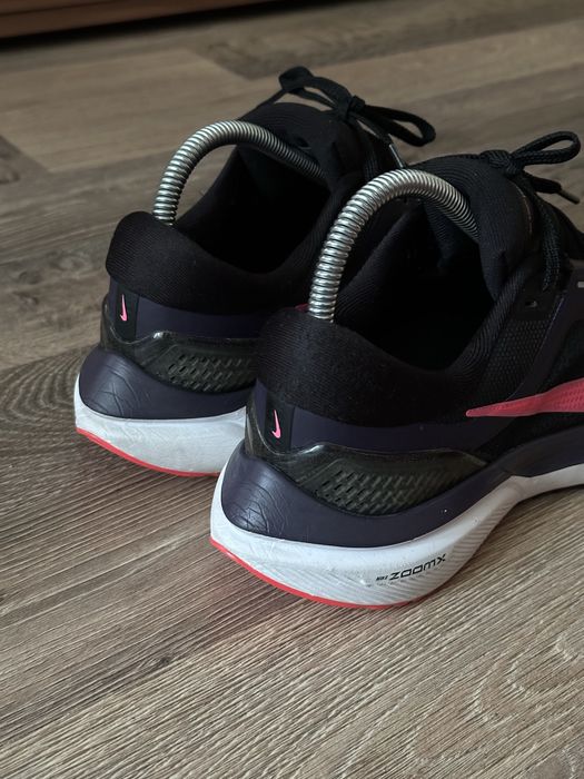 Кросівки Nike Air Zoom Vomero 16.
