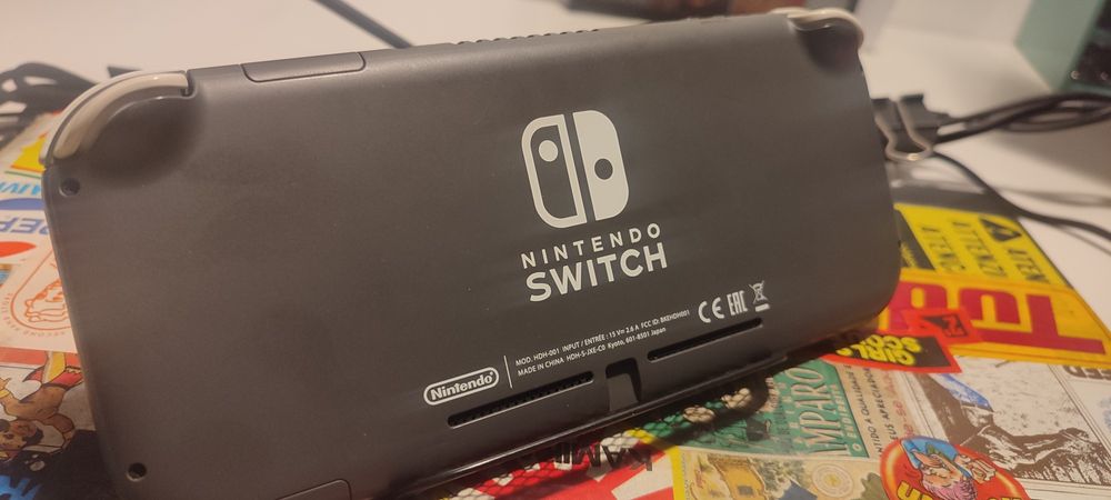 Nintendo Switch Lite + Jogo ACNH