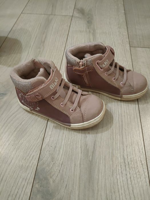 Взяття на дівчинку 27 розмір