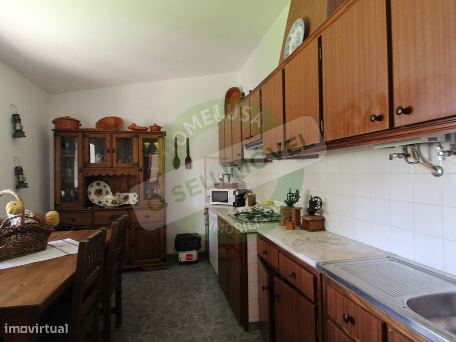 Apartamento T3+2 com jardim e estúdio independente..
