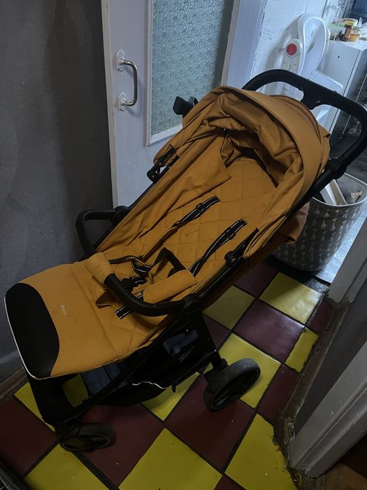 Коляска для прогулянок Carrello
