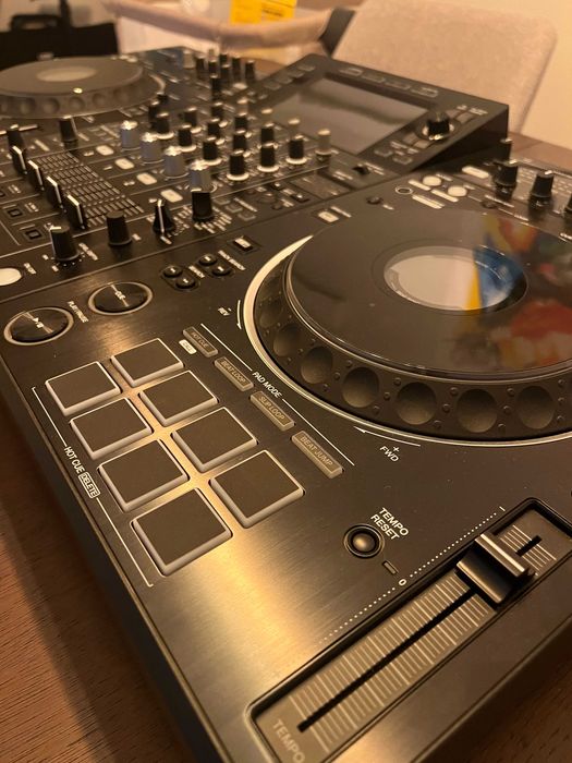 Pioneer XDJ-XZ + Case + Stand + Monitor Stands (COMO NOVO)
