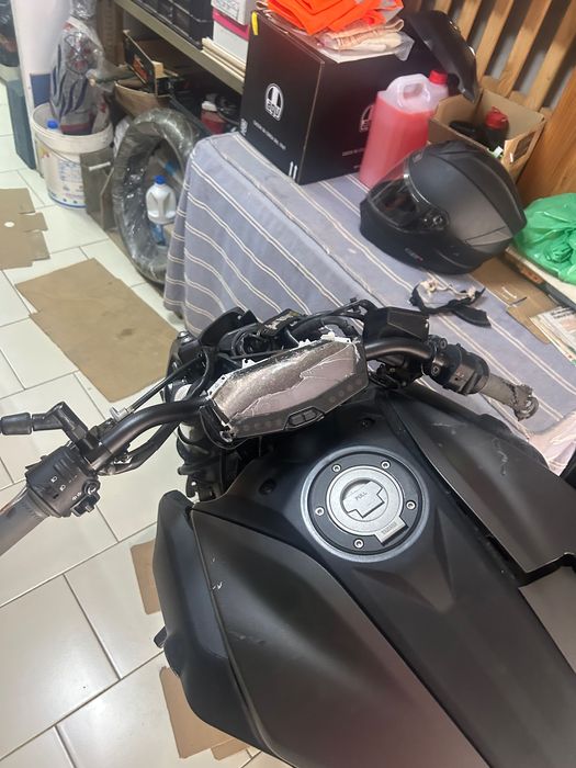 Vendo MT07 acidentada