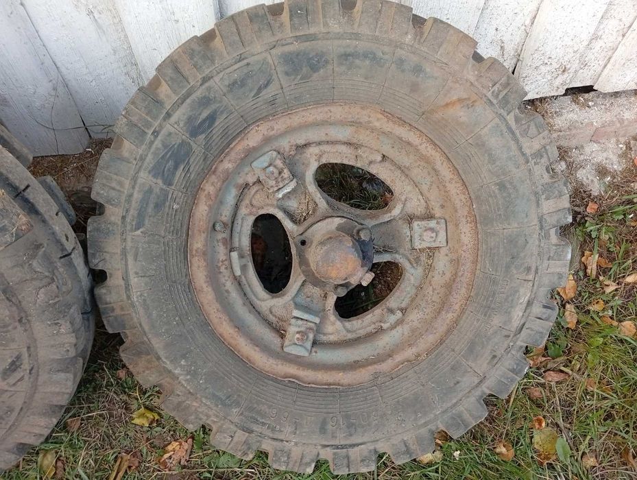 Передні колеса Т 40