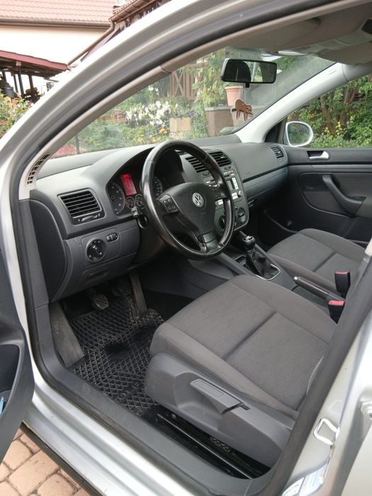 Volkswagen  Golf  5(v) 1.4 tsi