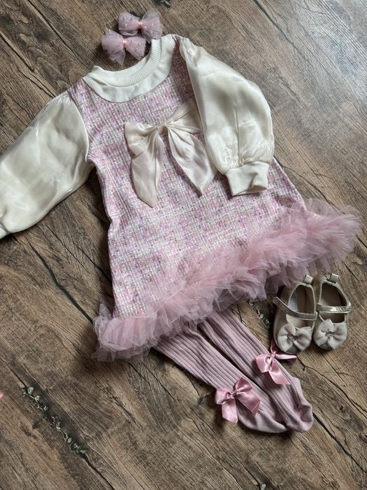 Наряд для дівчинки на рік