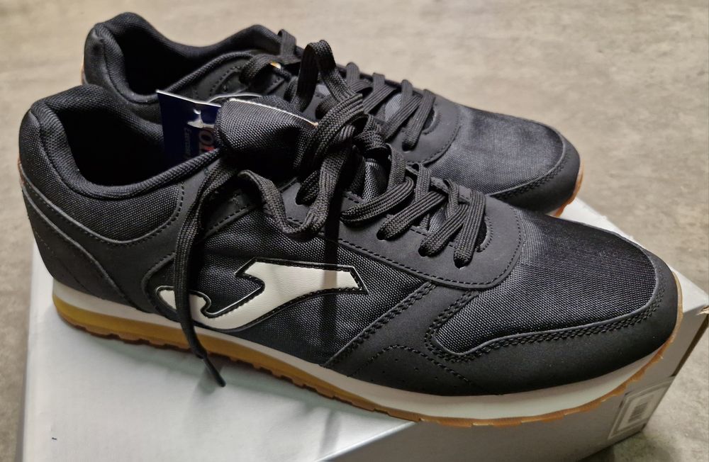 Tenis Joma original n- 45 em preto novos  na caixa
Para quem usa calça