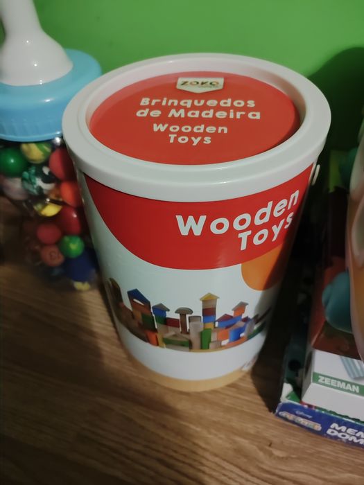 Brinquedos de madeira