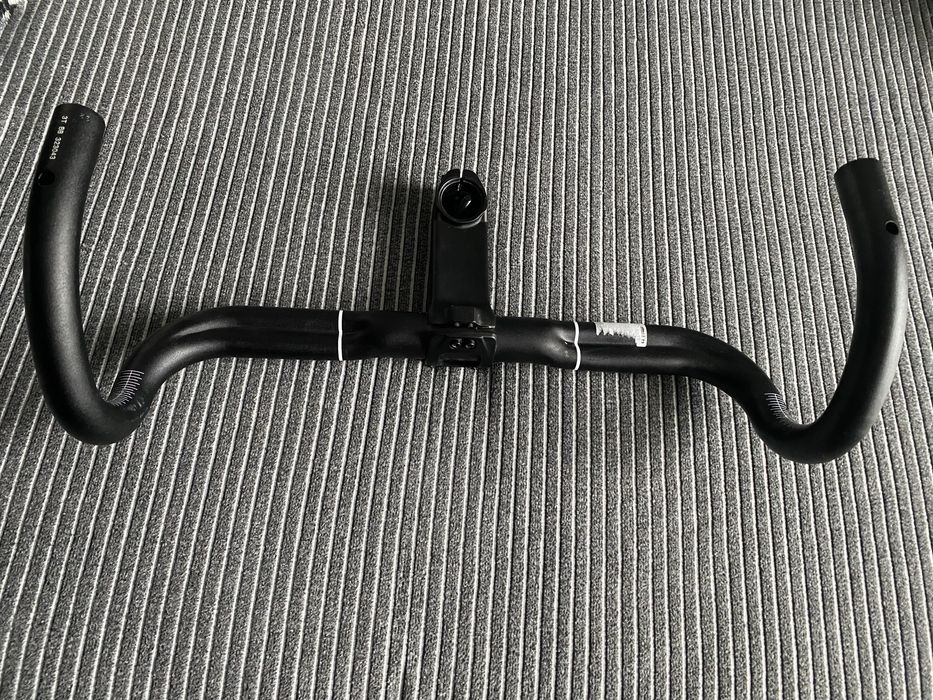 Mostek Giant contact aerolight 100mm, kierownica 3t 400mm 3T superergo