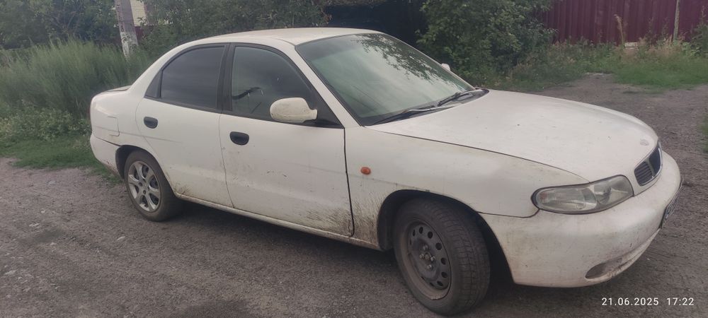 Daewoo Nubira 1998 рік.