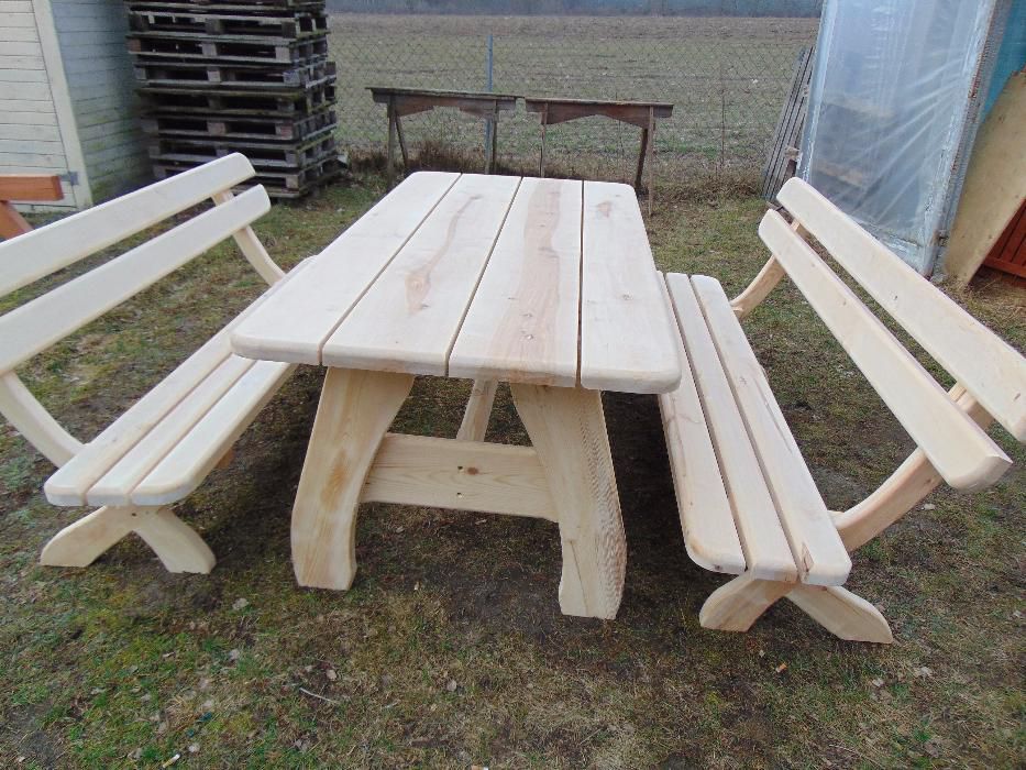 Zestaw ogrodowy, 2 ławki i stół, meble ogrodowe.
