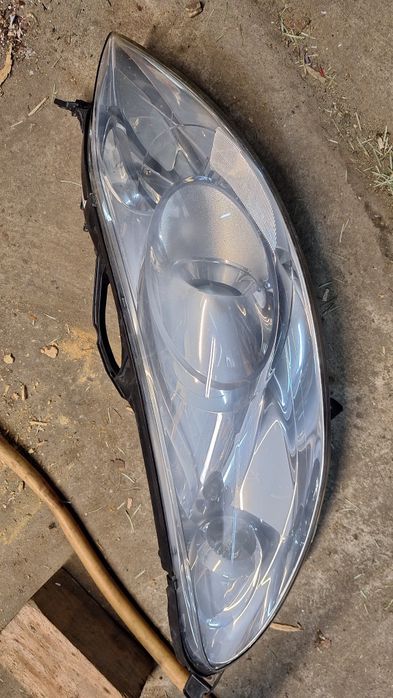 Lampa prawy przód Peugeot 407