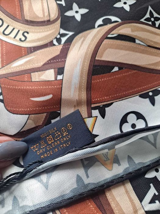 Chusta apaszka w stylu Louis Vuitton Monogram 90 × 90 cm – jedwab
