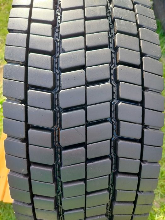 opona 265/70R19,5 Uniroyal DH100