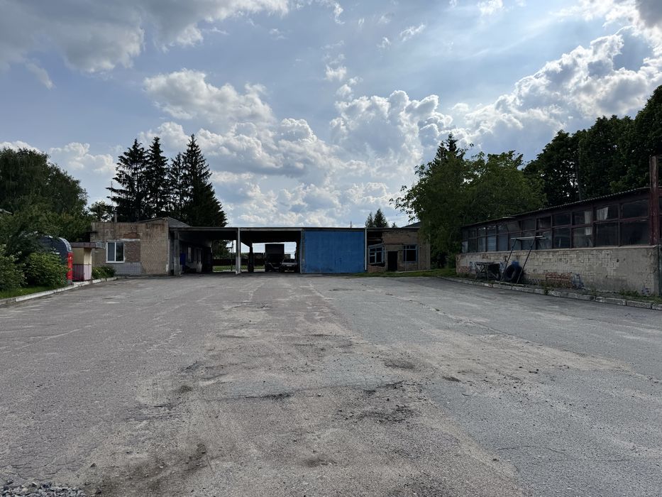 Продаж автопарку з виробничо-офісним комплексом  4,39 га