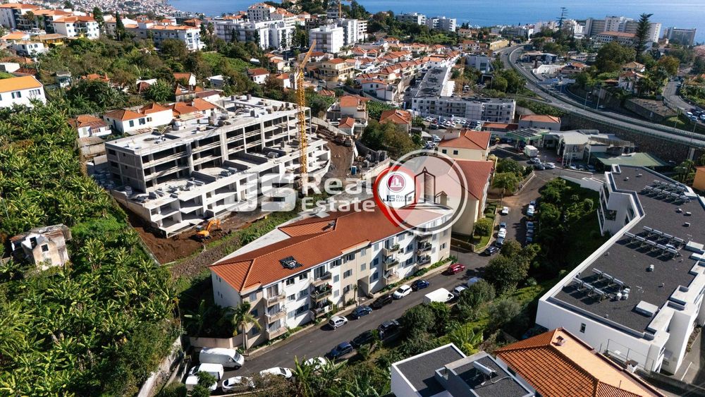 Apartamento T2 com Garagem – Santo António, Funchal