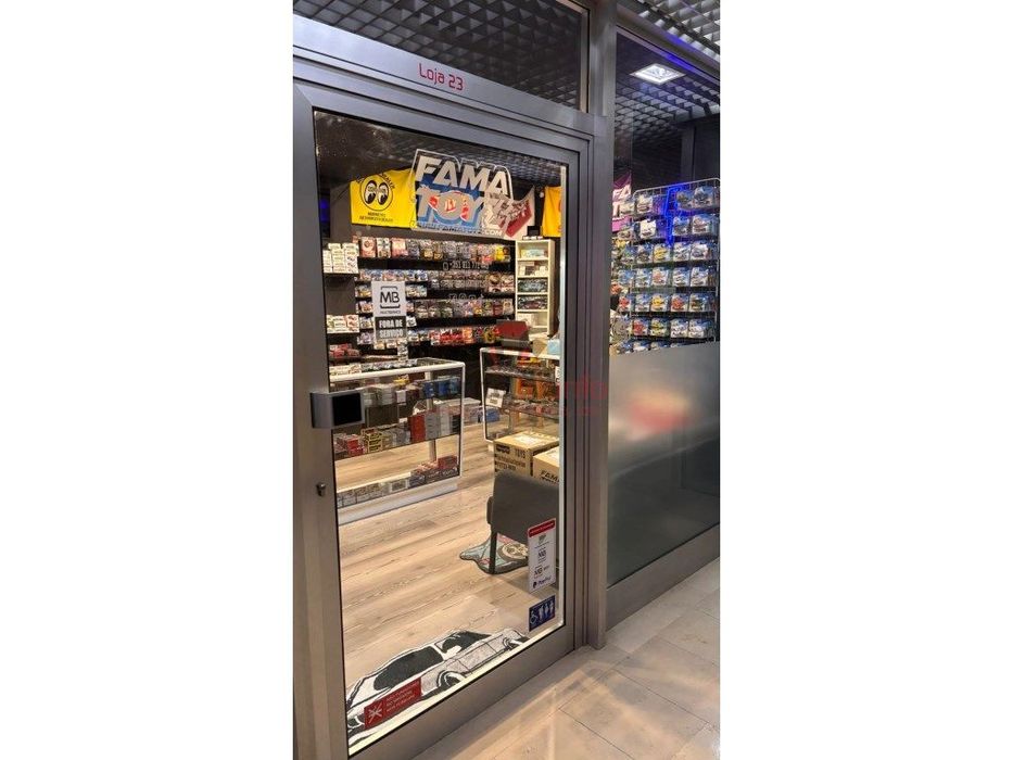 Espaço comercial no Centro Comercial Shopping Town - Famalicão