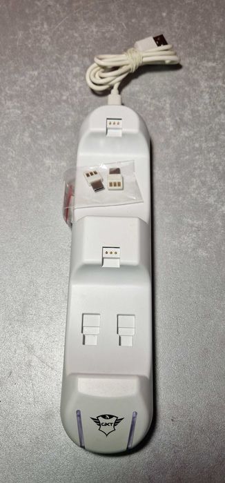 Konsola Playstation 5 825GB z napędem+ 2 pady+ akcesoria