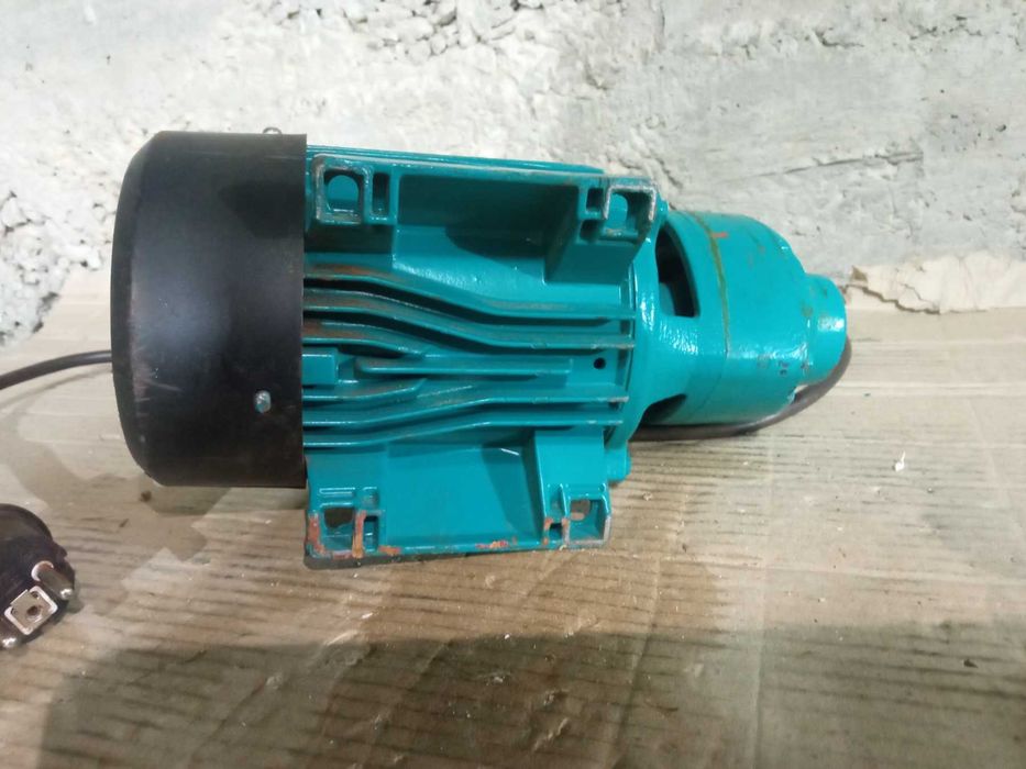 Насос поверхневий LEO APM 37
