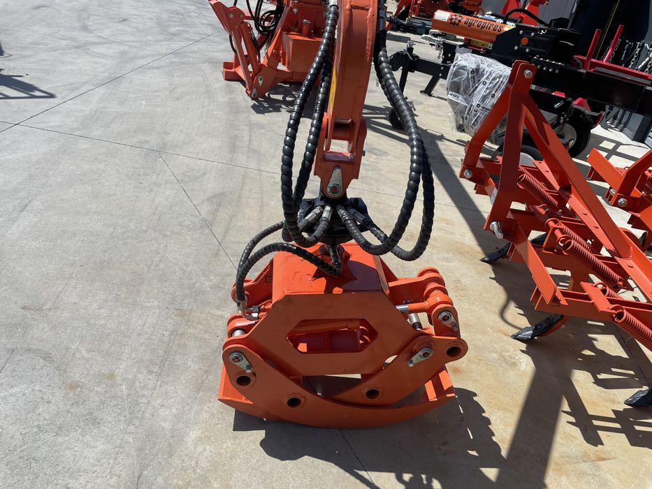Grua florestal para trator