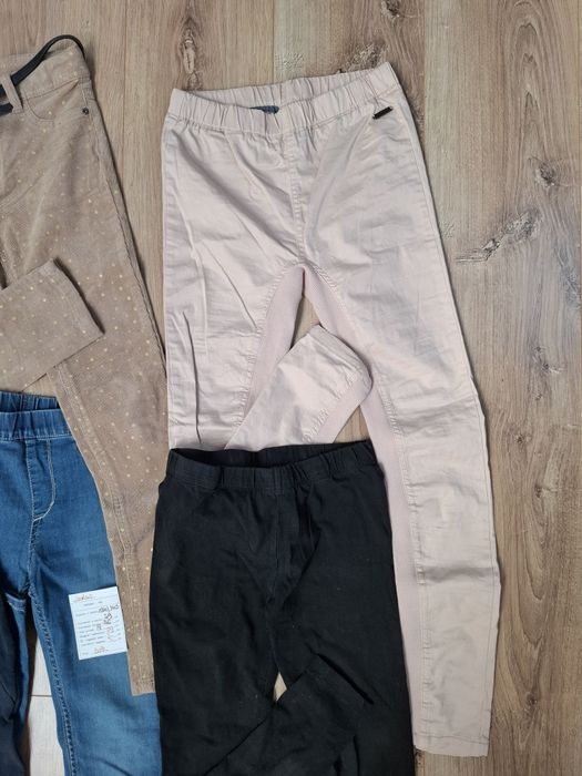 Zestaw 6x spodnie dla dziewczynki r. 134/140 – jeansy, legginsy, materiałowe