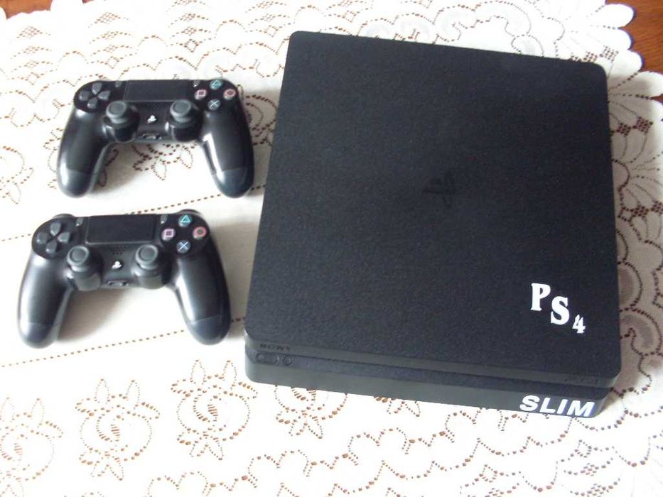 Konsola PlayStation 4 slim - dysk 1Tb - pady - gry