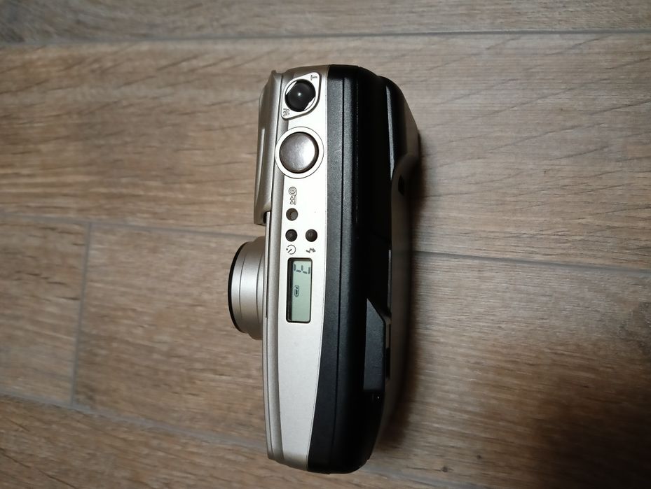 Фотоапарат Olympus Superzzom 80G.