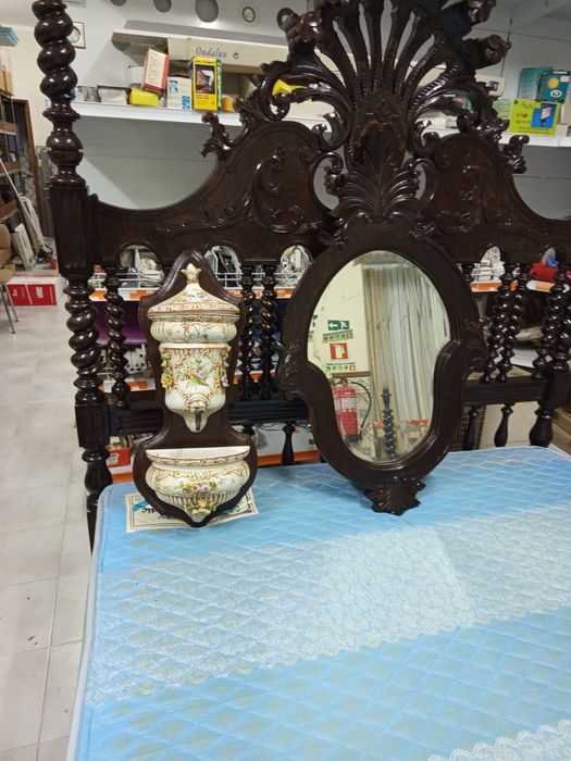 Cama antiga madeira maciça