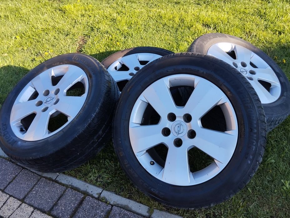Felgi aluminiowe z oponami Opel
