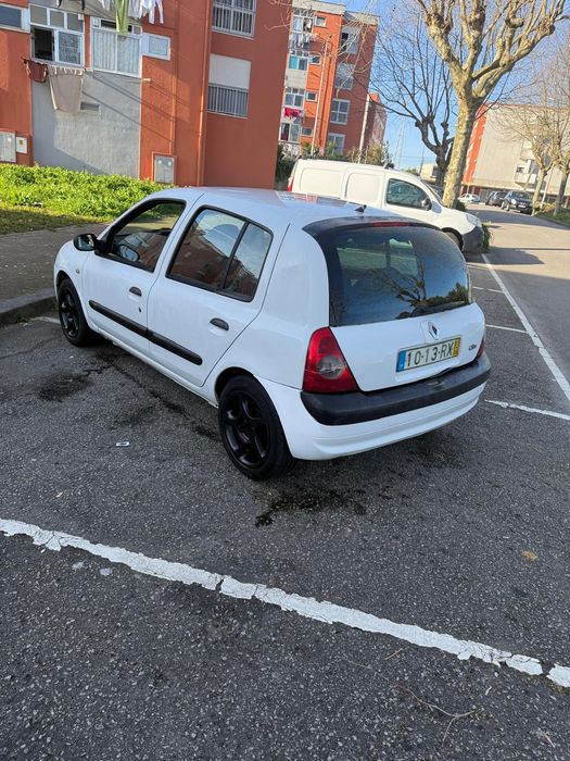 Renault Clio 1.2 Gasolina | 2001 | aceito retoma 
Renault Clio ano 2