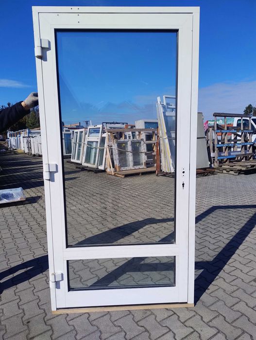 Drzwi aluminiowe zewnętrzne, białe
