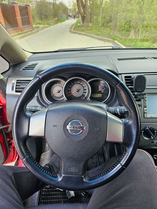 Nissan Tiida 2008 року