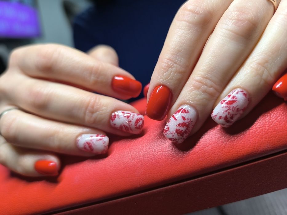 Маникюр педикюр.Ищу модель на маникюр педикюр. Салтовка ТРК Украина