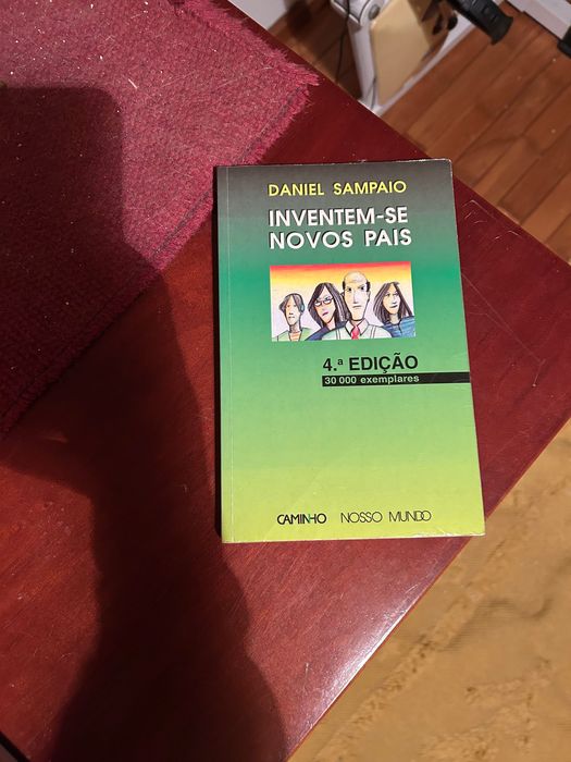 Livros variados.