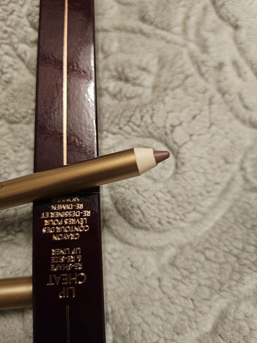 Konturówka do ust Charlotte Tilbury