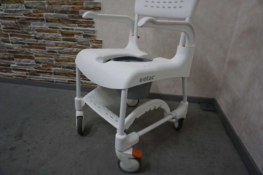 Wózek Sanitarny Krzesło toaletowo - prysznicowy Etac CLEAN 55   r-224