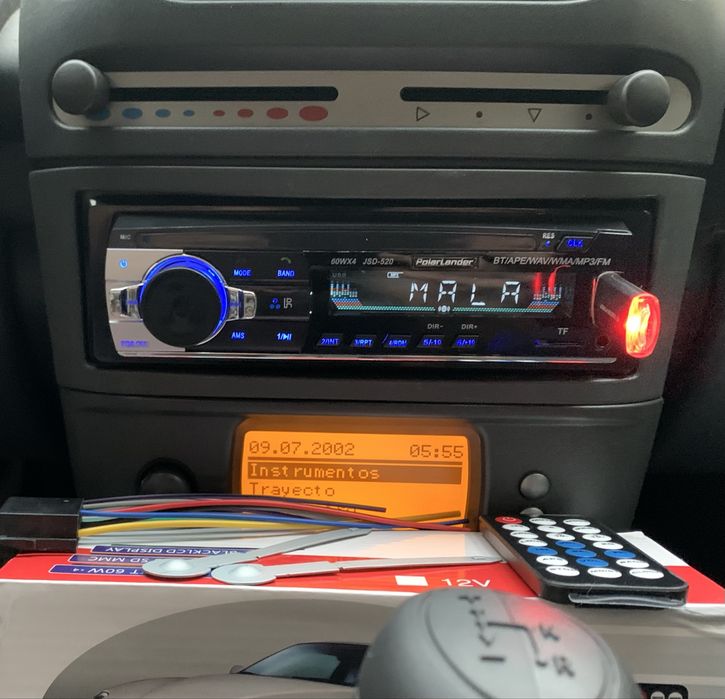 Auto Rádio Tamanho Universal NOVO -Atende Chamadas/ Bluetooth/ Microfone/ USB etc