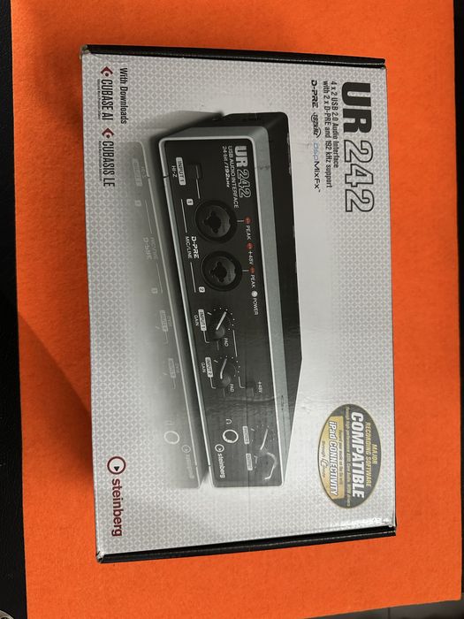 Interface de áudio Steinberg 4x2 USB2.0 UR242 - NOVO
