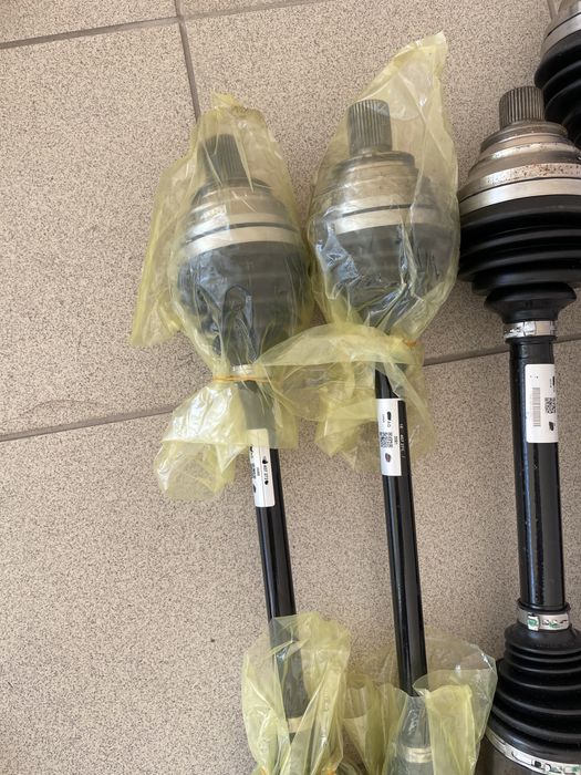 D4 ID6 Q4 Enyaq Полуоси перед зад vw I є інші запчасиини