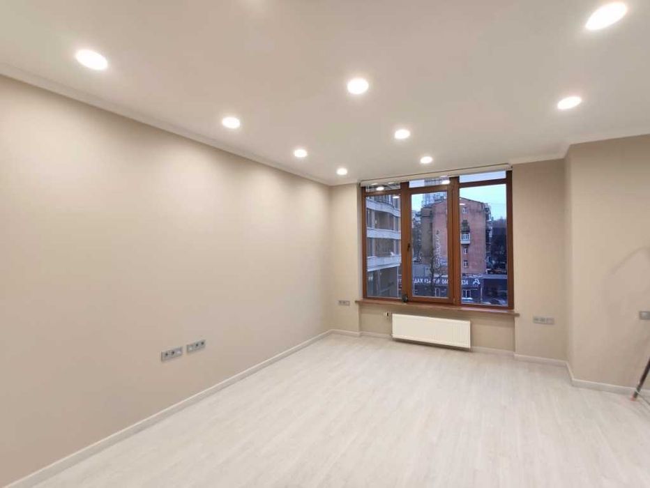 Ціну знижено! Продаж офісу 131 кв.м. Жилянська, 59. 3 поверх