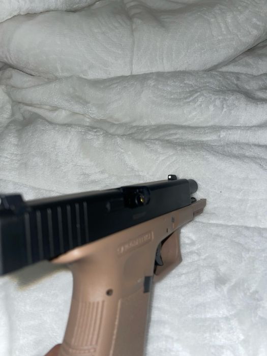 Glock 23 – Airsoft a Gás (GBB) – Bom estado