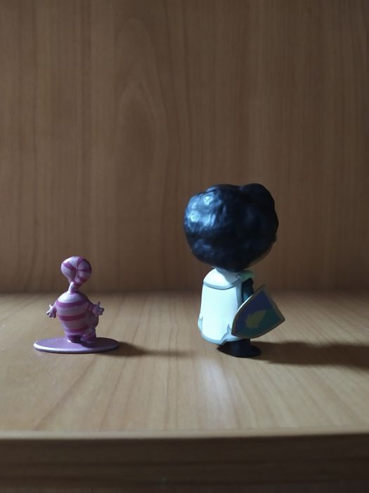 Фигурки "Дисней" метал и пластик , цены разные от 50 до200