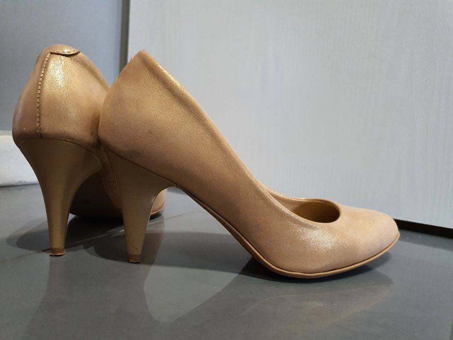 Lewski polskie czółenka szpilki r.37 złote