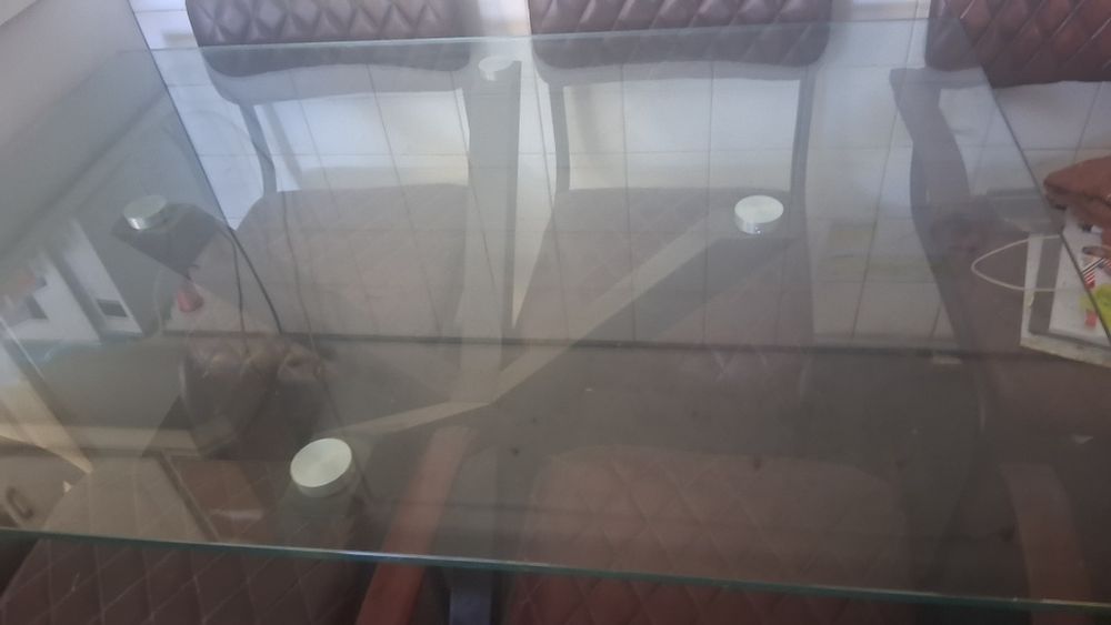 Mesa de jantar em vidro