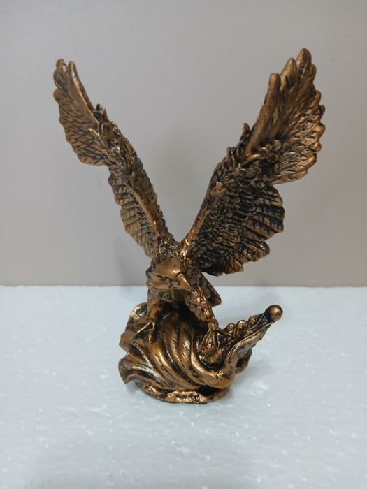 Figura Orzeł złoty średni