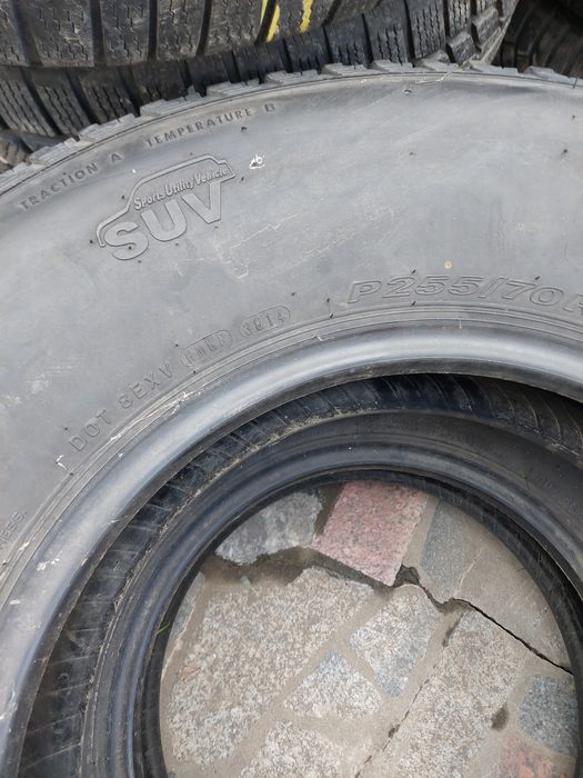 Продаються шини  255/70 R 16. NEXEN
