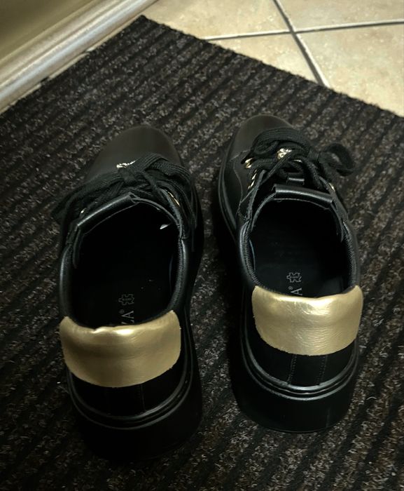 Sneakersy skóra naturalna 38